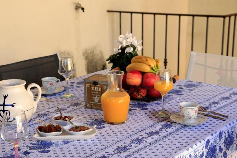 Bed and Breakfast Mas D'Auzieres Saint-Gilles  Zewnętrze zdjęcie