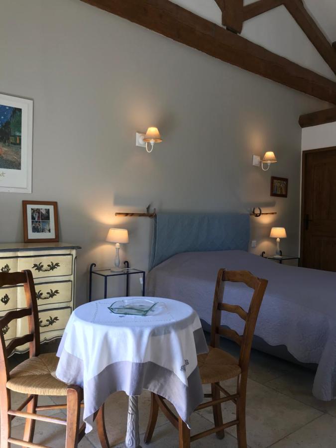 Bed and Breakfast Mas D'Auzieres Saint-Gilles  Zewnętrze zdjęcie